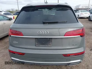 2024 Audi Q5 S line Premium with VIN WA1GAAFY1R2000549, listed as a IAAI auction lot 41368062 with 17,377 mi miles. Bid and sale history available at carsss.com. Image 17.