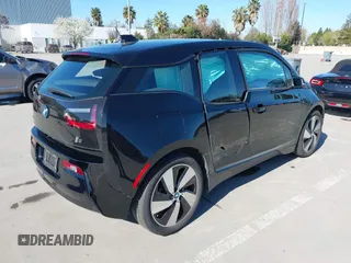 2017 BMW i3 z VIN WBY1Z8C54HV889592, wystawiony jako IAAI lot #41820029 z przebiegiem 50 530 mil mil oraz . Historia ofert i sprzedaży dostępna na DreamBid. Obrazek 4.