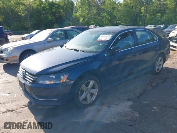 2013 Volkswagen Passat SE z VIN 1VWBP7A36DC130257, wystawiony jako IAAI lot #41987145 z przebiegiem 148 881 mil mil oraz . Historia ofert i sprzedaży dostępna na DreamBid. Obrazek 2.
