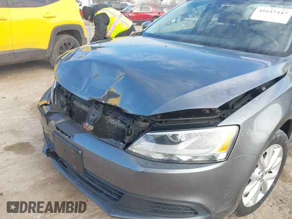 2012 Volkswagen Jetta SE с VIN 3VWDX7AJXCM358671, выставлен на аукционе IAAI как лот 41647447 с пробегом 105 722 миль миль и . История ставок и продаж доступна на DreamBid. Изображение 6.