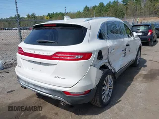 2017 Lincoln MKC Reserve with VIN 5LMCJ3D93HUL46478, listed as a IAAI auction lot 42147121 with 60,316 mi miles and . Bid and sale history available at DreamBid. Image 4.