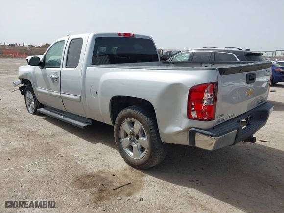 2011 Chevrolet Silverado 1500 LT with VIN 1GCRCSE05BZ117820, listed as a IAAI auction lot 41722434 with 162,365 mi miles. Bid and sale history available at carsss.com. Image 3.