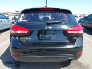 2017 Kia Forte LX z VIN KNAFK5A84H5696833, wystawiony jako IAAI lot #42024006 z przebiegiem 96 414 mil mil oraz . Historia ofert i sprzedaży dostępna na DreamBid. Obrazek 17.