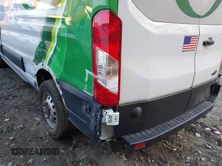 2020 Ford Transit Cargo z VIN 1FTBR2C87LKA34635, wystawiony jako IAAI lot #41201981 z przebiegiem 89 814 mil mil oraz . Historia ofert i sprzedaży dostępna na DreamBid. Obrazek 18.
