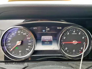 2018 Mercedes-Benz E-Class E 300 with VIN WDDZF4JB3JA377811, listed as a Copart auction lot 55155155 with 97,614 mi miles and Clean Title. Bid and sale history available at carsss.com. Image 9.