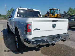 2015 Ram 1500 Lone Star z VIN 1C6RR6LT9FS729205, wystawiony jako IAAI lot #41918672 z przebiegiem 165 210 mil mil oraz . Historia ofert i sprzedaży dostępna na DreamBid. Obrazek 3.