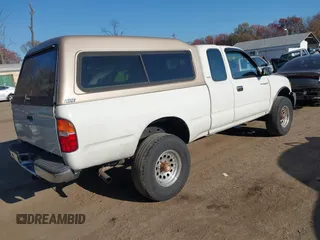 1998 Toyota Tacoma with VIN 4TAWN72N3WZ103586, listed as a IAAI auction lot 40908635 with 197,024 mi miles and . Bid and sale history available at DreamBid. Image 4.