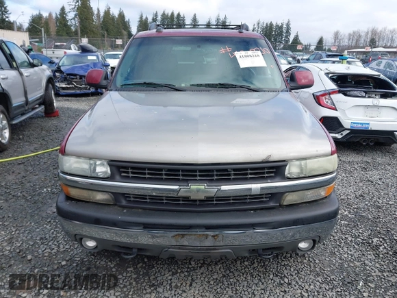 2004 Chevrolet Suburban Z71 with VIN 3GNFK16Z94G241614, listed as a IAAI auction lot 41808210 with 285,054 mi miles. Bid and sale history available at carsss.com. Image 12.