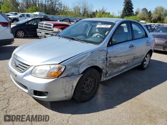 2008 Kia Spectra EX z VIN KNAFE122X85556621, wystawiony jako Copart lot #53577495 z przebiegiem 164 725 mil mil oraz Szkoda całkowita • Salvage title. Historia ofert i sprzedaży dostępna na DreamBid. Obrazek 1.