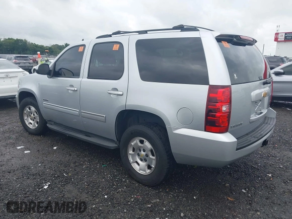 2012 Chevrolet Tahoe LS z VIN 1GNSCAE02CR308972, wystawiony jako IAAI lot #42495520 z przebiegiem 205 295 mil mil oraz . Historia ofert i sprzedaży dostępna na DreamBid. Obrazek 3.
