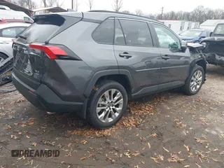 2024 Toyota RAV4 XLE Premium z VIN 2T3A1RFVXRC416172, wystawiony jako IAAI lot #41095757 z przebiegiem 13 208 mil mil oraz . Historia ofert i sprzedaży dostępna na DreamBid. Obrazek 4.