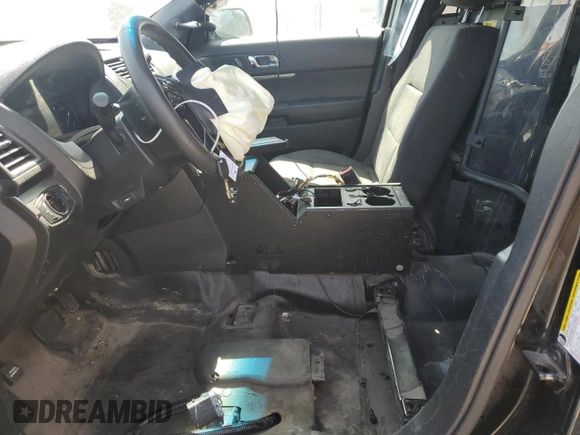 2018 Ford Police Interceptor Utility z VIN 1FM5K8AR5JGC56053, wystawiony jako Copart lot #52163585 z przebiegiem 95 421 mil mil oraz Nie do naprawy. Historia ofert i sprzedaży dostępna na DreamBid. Obrazek 7.