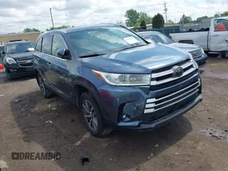 2019 Toyota Highlander SE with VIN 5TDJZRFH2KS975689, listed as a IAAI auction lot 42250723 with 88,043 mi miles and . Bid and sale history available at DreamBid. Image 1.