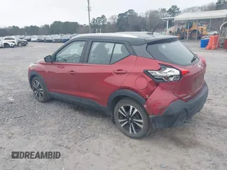 2019 Nissan Kicks SR with VIN 3N1CP5CU0KL516307, listed as a IAAI auction lot 41554064 with 104,224 mi miles. Bid and sale history available at carsss.com. Image 3.