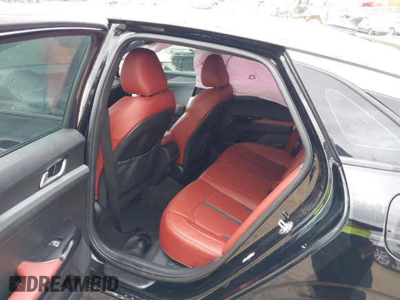 2023 Kia K5 GT-Line z VIN 5XXG64J28PG206566, wystawiony jako IAAI lot #41816536 z przebiegiem 30 952 mil mil oraz . Historia ofert i sprzedaży dostępna na DreamBid. Obrazek 8.