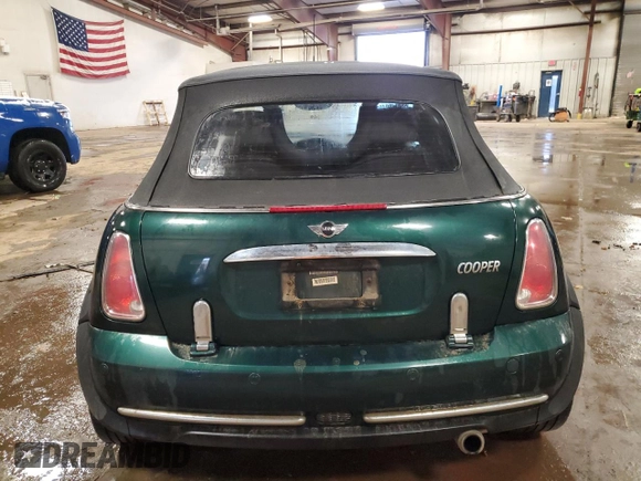 2006 MINI Convertible z VIN WMWRF33596TF64235, wystawiony jako Copart lot #43614735 z przebiegiem 138 541 mil mil oraz Czysty tytuł • Clean title. Historia ofert i sprzedaży dostępna na DreamBid. Obrazek 6.