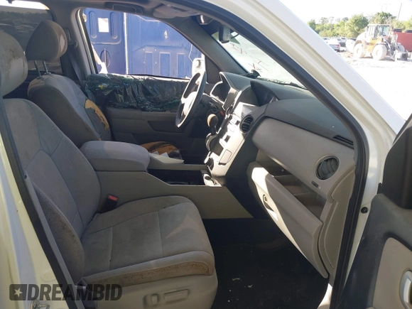 2015 Honda Pilot Touring with VIN 5FNYF3H98FB017564, listed as a IAAI auction lot 41587390 with 162,676 mi miles. Bid and sale history available at carsss.com. Image 5.