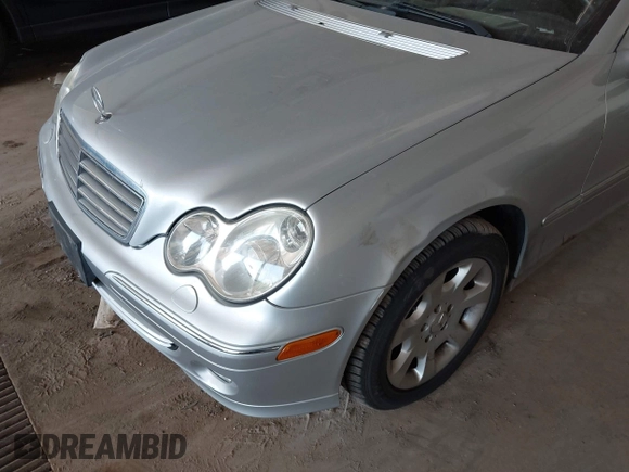 2005 Mercedes-Benz C 240 with VIN WDBRF81J15F655900, listed as a IAAI auction lot 42436525 with 1,113 mi miles and . Bid and sale history available at DreamBid. Image 6.