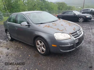 2009 Volkswagen Jetta SE с VIN 3VWRZ71K49M170455, выставлен на аукционе IAAI как лот 42270680 с пробегом 145 955 миль миль и . История ставок и продаж доступна на DreamBid. Изображение 1.