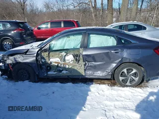 2020 Honda Civic LX z VIN 2HGFC2F64LH580766, wystawiony jako IAAI lot #41597161 z przebiegiem 10 828 mil mil oraz . Historia ofert i sprzedaży dostępna na DreamBid. Obrazek 15.