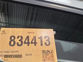 2017 Ford Escape SE z VIN 1FMCU0GD4HUB05330, wystawiony jako IAAI lot #42396863 z przebiegiem 66 420 mil mil oraz . Historia ofert i sprzedaży dostępna na DreamBid. Obrazek 3.
