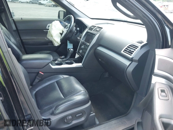 2011 Ford Explorer XLT with VIN 1FMHK7D88BGA82345, listed as a IAAI auction lot 42242222 with 203,672 mi miles and . Bid and sale history available at DreamBid. Image 5.