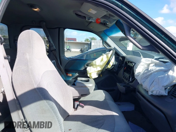2000 Ford F-150 XL with VIN 1FTRX17L0YKA94650, listed as a IAAI auction lot 41720452 with 112,013 mi miles. Bid and sale history available at carsss.com. Image 5.