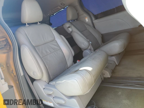 2018 Toyota Sienna XLE Auto Access Seat with VIN 5TDYZ3DC3JS904731, listed as a Copart auction lot 55451085 with 234,414 mi miles and Clean Title. Bid and sale history available at DreamBid. Image 11.