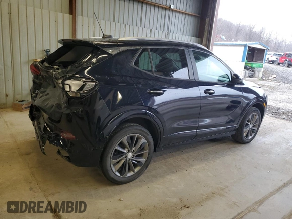 2020 Buick Encore GX Select z VIN KL4MMESL4LB134670, wystawiony jako Copart lot #49766405 z przebiegiem 43 801 mil mil oraz Szkoda całkowita • Salvage title. Historia ofert i sprzedaży dostępna na DreamBid. Obrazek 3.