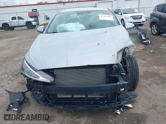 2020 Hyundai Elantra Value Edition z VIN KMHD84LF0LU083231, wystawiony jako IAAI lot #42389540 z przebiegiem 14 338 mil mil oraz . Historia ofert i sprzedaży dostępna na DreamBid. Obrazek 13.