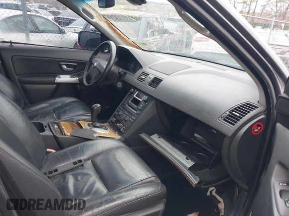 2006 Volvo XC90 2.5L Turbo with VIN YV4CZ592261224259, listed as a IAAI auction lot 42026195 with Not Provided miles and . Bid and sale history available at carsss.com. Image 5.