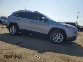 2014 Jeep Cherokee Latitude with VIN 1C4PJLCS2EW105993, listed as a Copart auction lot 50927155 with 76,586 mi miles and Salvage Title. Bid and sale history available at carsss.com. Image 4.