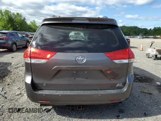 2013 Toyota Sienna XLE с VIN 5TDDK3DC2DS065291, выставлен на аукционе Copart как лот 60814175 с пробегом 170 626 миль миль и Чистый • Clean title. История ставок и продаж доступна на DreamBid. Изображение 6.