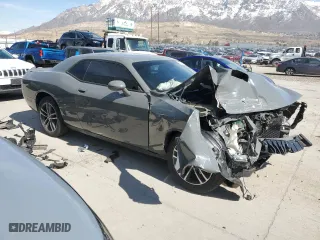 2019 Dodge Challenger SXT with VIN 2C3CDZGG9KH680587, listed as a Copart auction lot 48591815 with 68,732 mi miles and Salvage Title. Bid and sale history available at carsss.com. Image 4.