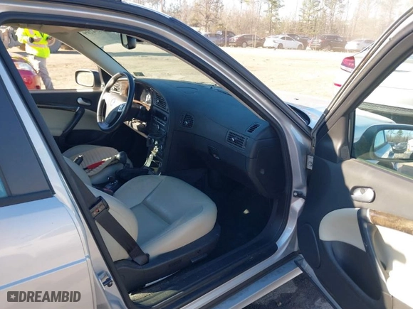 2008 Saab 9-5 with VIN YS3ED45G783500330, listed as a IAAI auction lot 41634209 with 170,382 mi miles. Bid and sale history available at carsss.com. Image 5.