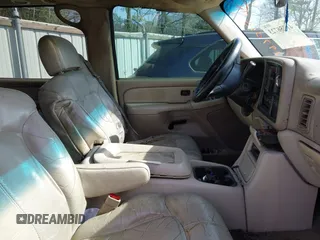 2002 Chevrolet Suburban LS with VIN 3GNEC16Z62G297015, listed as a IAAI auction lot 41756723 with 374,724 mi miles. Bid and sale history available at carsss.com. Image 5.