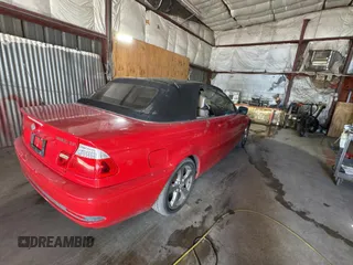 2005 BMW 3 Series 330Ci z VIN WBABW53435PL53055, wystawiony jako Copart lot #61245045 z przebiegiem 112 921 mil mil oraz Czysty tytuł • Clean title. Historia ofert i sprzedaży dostępna na DreamBid. Obrazek 4.
