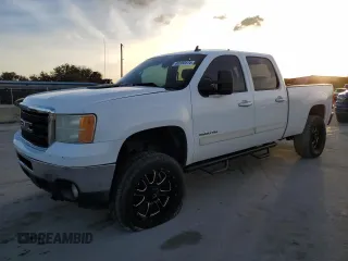 2011 GMC Sierra 2500HD SLT с VIN 1GT121E86BF190891, выставлен на аукционе Copart как лот 80200574 с пробегом 335 684 миль миль и Чистый • Clean title. История ставок и продаж доступна на DreamBid. Изображение 1.