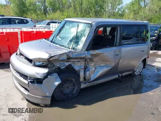 2005 Scion xB z VIN JTLKT324954026022, wystawiony jako IAAI lot #42073838 z przebiegiem 106 887 mil mil oraz . Historia ofert i sprzedaży dostępna na DreamBid. Obrazek 2.