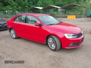 2015 Volkswagen Jetta SE z VIN 3VWD17AJ7FM204019, wystawiony jako IAAI lot #42279830 z przebiegiem 115 901 mil mil oraz . Historia ofert i sprzedaży dostępna na DreamBid. Obrazek 1.