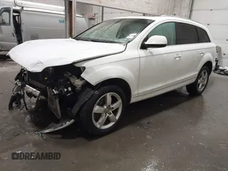 2015 Audi Q7 Premium Plus z VIN WA1LGAFE3FD010597, wystawiony jako IAAI lot #41010174 z przebiegiem 119 827 mil mil oraz . Historia ofert i sprzedaży dostępna na DreamBid. Obrazek 2.