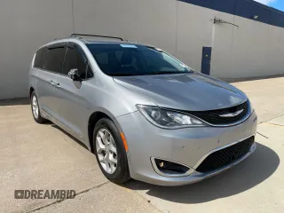 2018 Chrysler Pacifica Touring L Plus z VIN 2C4RC1EG1JR330327, wystawiony jako Copart lot #56508485 z przebiegiem 161 112 mil mil oraz Tytuł czysty. Historia ofert i sprzedaży dostępna na DreamBid. Obrazek 1.