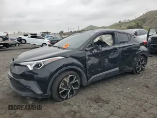 2019 Toyota C-HR XLE z VIN JTNKHMBX8K1055954, wystawiony jako Copart lot #53290965 z przebiegiem 63 265 mil mil oraz Szkoda całkowita • Salvage title. Historia ofert i sprzedaży dostępna na DreamBid. Obrazek 1.