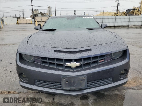 2010 Chevrolet Camaro 2SS z VIN 2G1FT1EW1A9140384, wystawiony jako Copart lot #47317085 z przebiegiem 138 244 mil mil oraz Szkody całkowita. Historia ofert i sprzedaży dostępna na DreamBid. Obrazek 5.