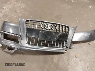 2015 Audi Q7 Premium Plus z VIN WA1LGAFE1FD023297, wystawiony jako IAAI lot #42128488 z przebiegiem 173 407 mil mil oraz . Historia ofert i sprzedaży dostępna na DreamBid. Obrazek 12.