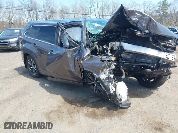 2016 Toyota Highlander XLE z VIN 5TDJKRFH8GS231543, wystawiony jako IAAI lot #42071117 z przebiegiem Nie podano mil oraz . Historia ofert i sprzedaży dostępna na DreamBid. Obrazek 1.