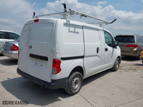 2015 Nissan NV200 SV with VIN 3N6CM0KN1FK712039, listed as a IAAI auction lot 42055602 with 204,928 mi miles. Bid and sale history available at carsss.com. Image 4.