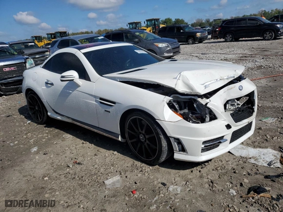 2015 Mercedes-Benz SLK-Class SLK 250 with VIN WDDPK4HA9FF108769, listed as a Copart auction lot 73555144 with 73,834 mi miles and Salvage Title. Bid and sale history available at carsss.com. Image 4.