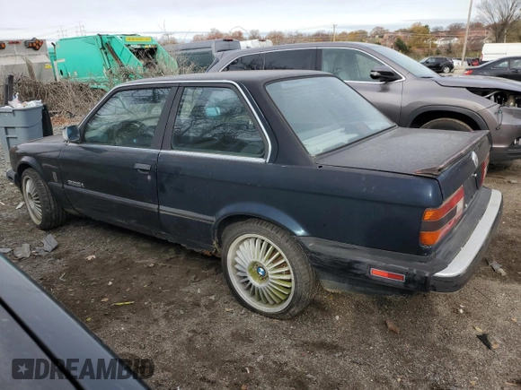 1988 BMW 3 Series z VIN WBAAB6400J8228236, wystawiony jako Copart lot #82770724 z przebiegiem 194 712 mil mil oraz Czysty tytuł • Clean title. Historia ofert i sprzedaży dostępna na DreamBid. Obrazek 2.