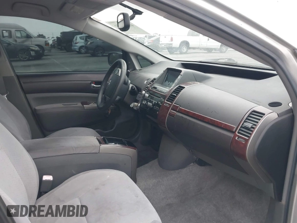 2004 Toyota Prius with VIN JTDKB20U840093681, listed as a IAAI auction lot 41861616 with 124,136 mi miles. Bid and sale history available at carsss.com. Image 5.